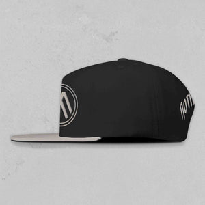 SILVER SNAPBACK CARNAL HAT