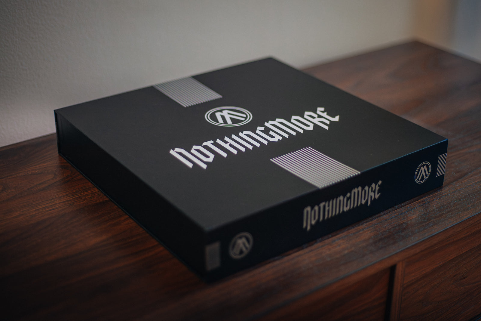 DELUXE VINYL BOX SET