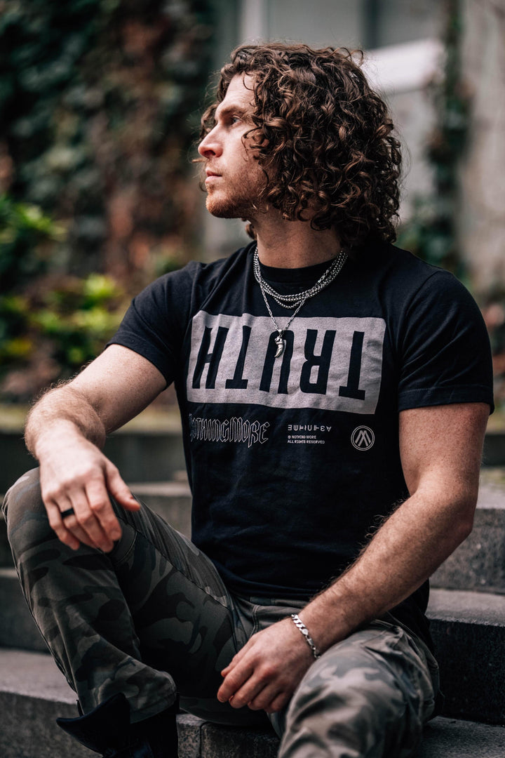 TRUTH TEE